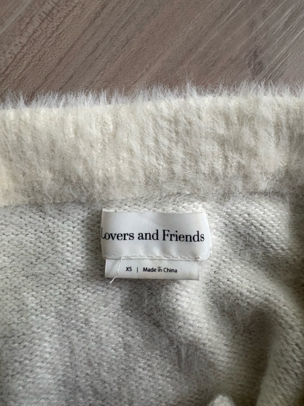 Lovers + Friends Jules Cropped
Fuzzy Sweater Ivory XS Puff Sleeve
Square Neck - Picture 3 of 3